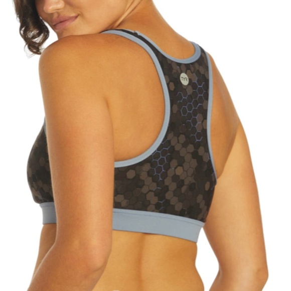 NWT TYR Racerback Sports Bra Bikini Top Size 8 Snug Fit Band Size 28" to 34" - Picture 2 of 16